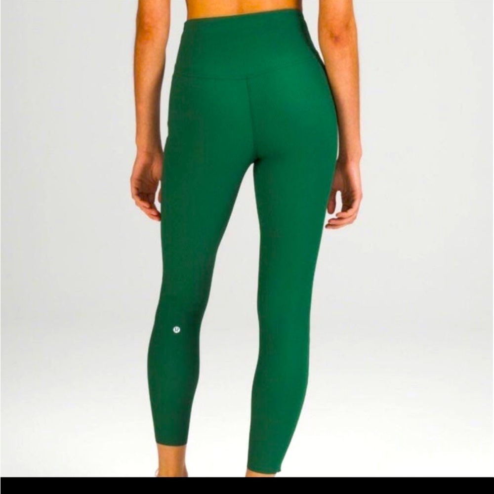 Sold!!😘Lululemon Base Pace Ribbed Tights 25”😘